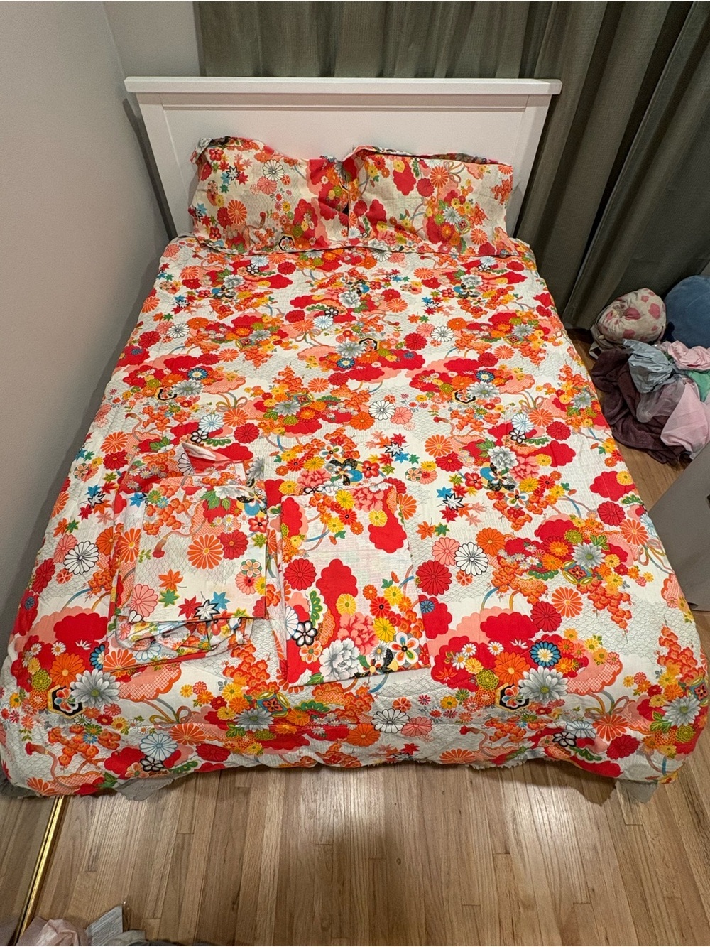 Wamsutta Kimono 7-pc Twin Set: Comforter, Flat/Fitted Sheets, Pillow & Euro Sham